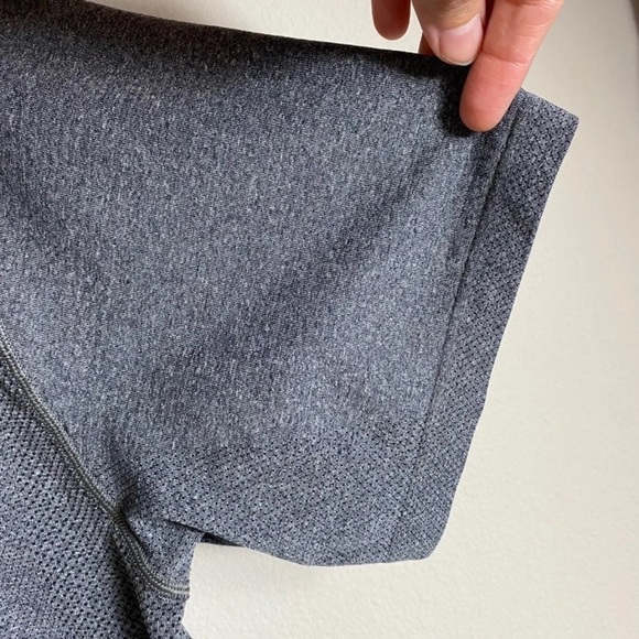 ❌SOLD❌Men’s Large Grey Active Lululemon Shirt - Picture 6 of 14